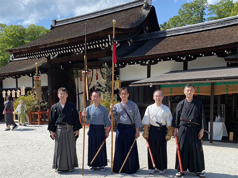 下鴨神社古武道奉納2025に参加した春風館のメンバー