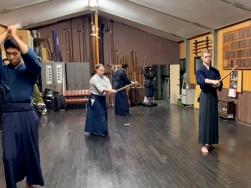 稽古中のギャレットさん