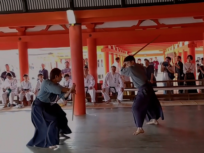 厳島神社奉納演武大会にて演武(燕飛1)