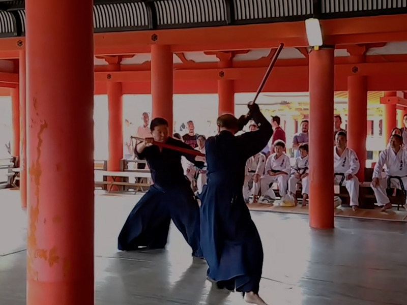 厳島神社奉納演武大会にて演武(天狗抄1)