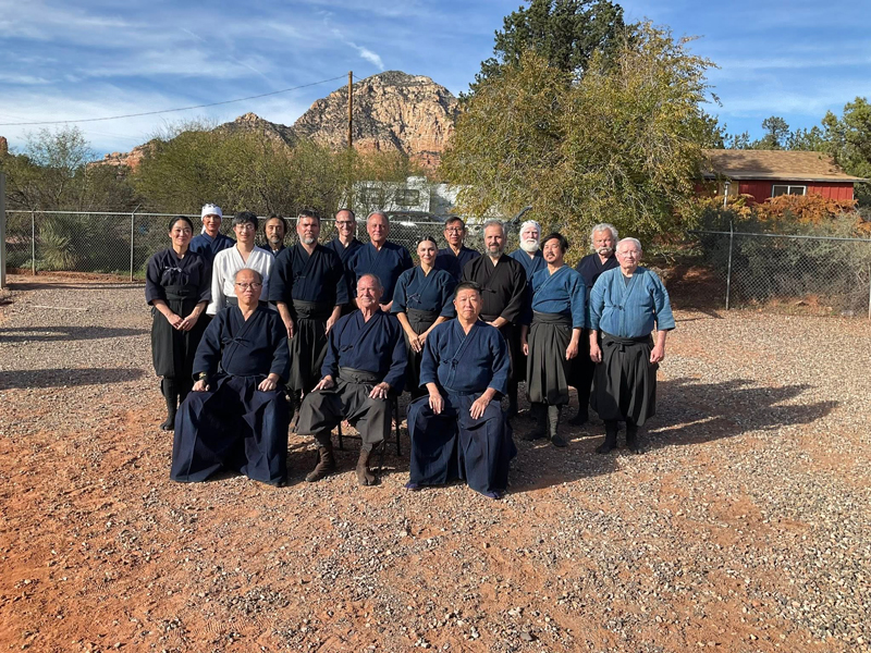 東春風館道場で行われた稽古合宿の参加メンバー