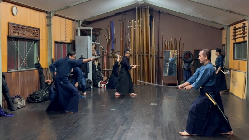 抜刀の練習風景1